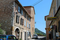 Speracedes, houses