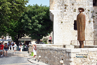 Saint Paul de Vence, statue