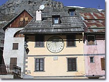 Saint Dalmas le Selvage, facades with sundials Saint Dalmas le Selvage, facades with sundials