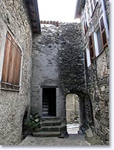 La Tour sur Tinee, passageway La Tour sur Tinee, passageway