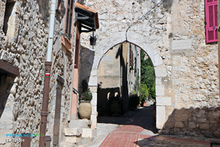 La Turbie, passageway