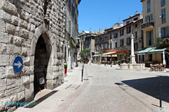 Vence, square