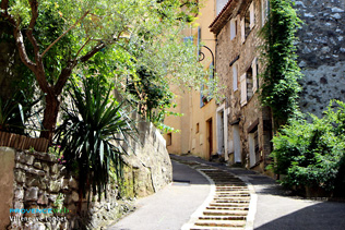 Villeneuve Loubet, calade street