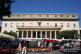 Marché d'Aix en Provence, palais de justice