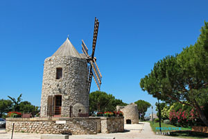 Allauch, windmills