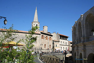 Arles - 42 HQ photographs
