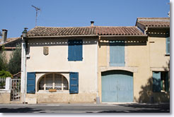 Aureille, houses