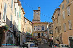 Auriol, mairie et tour de l'horloge