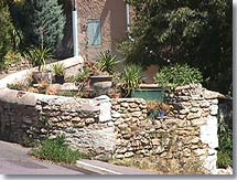 Aurons, mur de pierres Aurons, mur de pierres