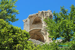 Châteaurenard, tour en ruine