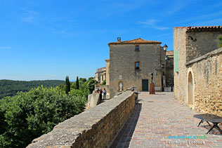 Cornillon Confoux, 10 Photos HD