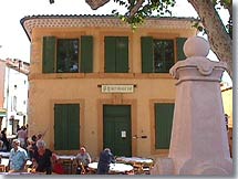 Eguilles, square Eguilles, square