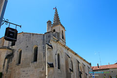 Eyragues, church