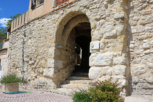Fuveau, Bassac Gate
