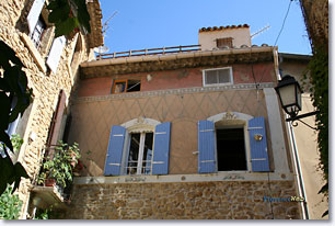 Grans, facade