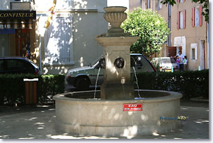Gréasque fountain