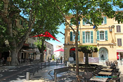 Istres, Town hall square