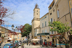 Lambesc, place et clocher Lambesc, place et clocher