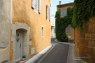 Lambesc, petite rue