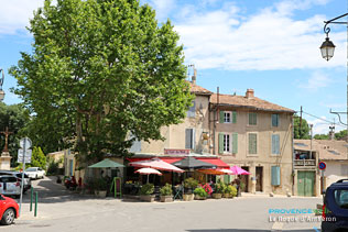 La Roque d'Anthéron, terrasse de café
