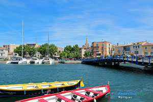 Martigues, barques traditionnelles sur le canal