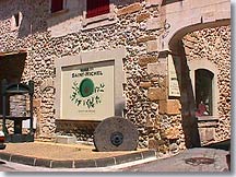 Mouriès, entrée de la coopérative oléicole
