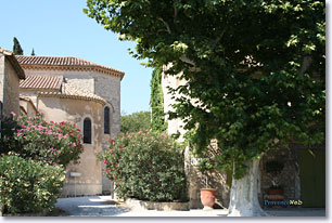 Paradou, chapel