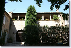 Paradou, maison