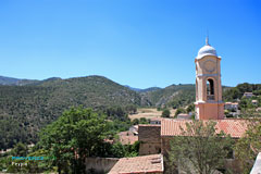 Peypin, clocher et paysage