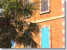 Peyrolles en Provence: Facade
