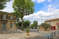 Le Puy Sainte Reparade, square