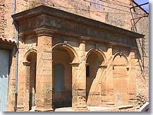 Rognes - columns
