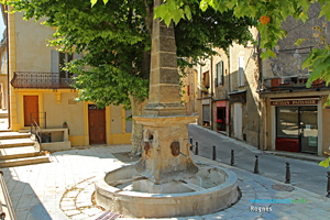Rognes, fontaine