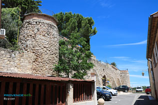 Rousset, castle walls