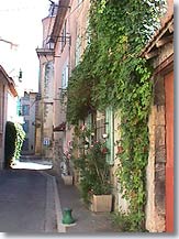 Saint-Chamas street