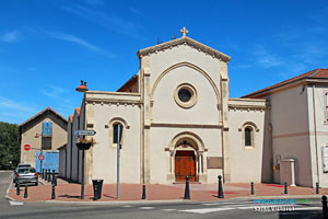 Saint Victoret, church