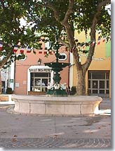 Velaux, fountain