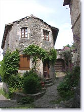 Châteauneuf de Mazenc, maison