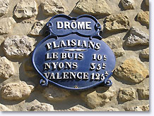 Plaisians, borne ancienne