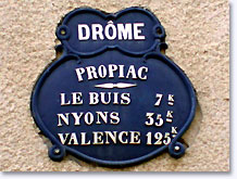 Propiac, borne ancienne