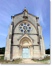 Roussas, glise