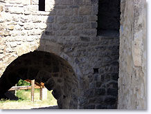 Saint Auban sur l'Ouveze, vaulted passageway