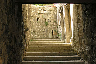 Sederon, 7 Photographs