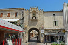 Saint Paul Trois Chateaux, medieval village gate