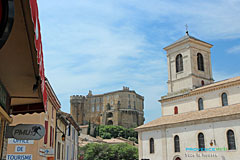 Suze la Rousse, château et clocher