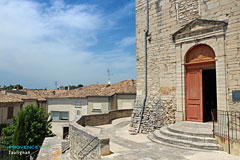 Taulignan, porte de l'église