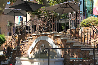 Les Adrets de l'Estrel, fontaine
