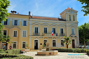 Les Arcs sur Argens, mairie