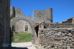 Bargème, arrivée au château