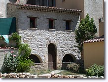 Bargemon - Stone built house